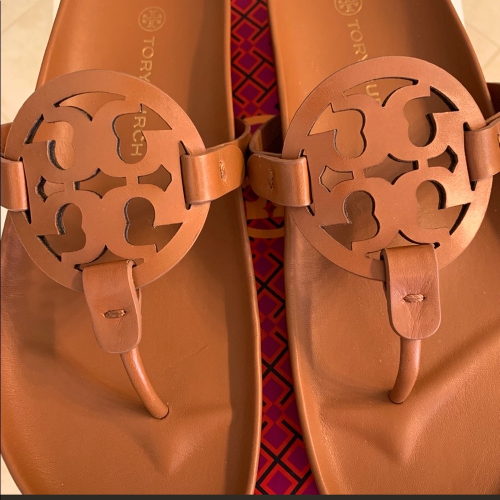 Authentic Tory Burch Miller Cloud sandal in Aged Camello!